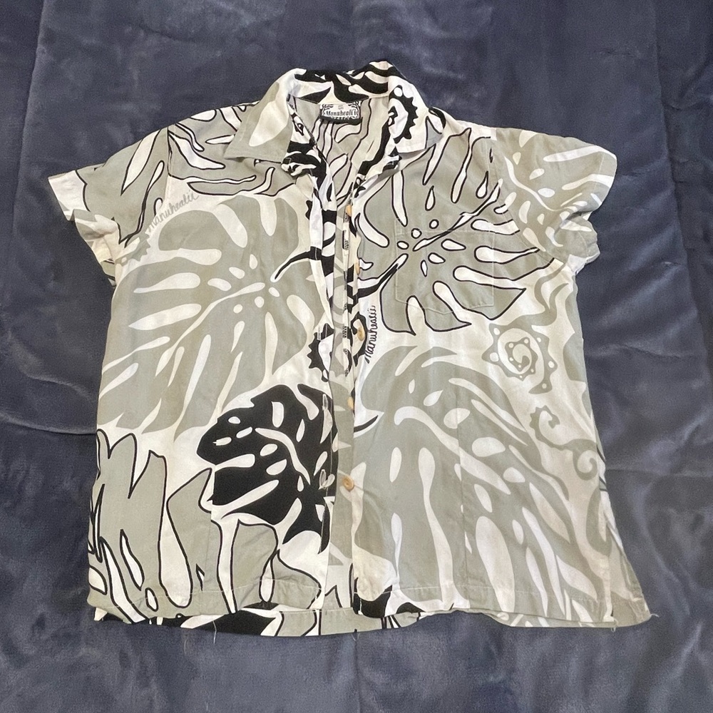 Manuhealii button top child size medium